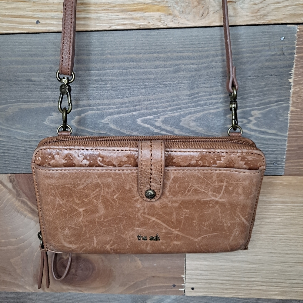 The Sak Iris large smartphone leather crossbody